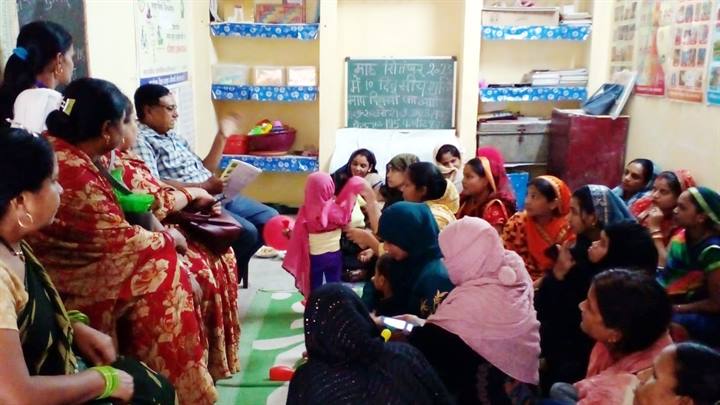 "आयुष आपके द्वार योजना में मैदानी कार्यकर्ता पहुँच रहे हैं घर-घर